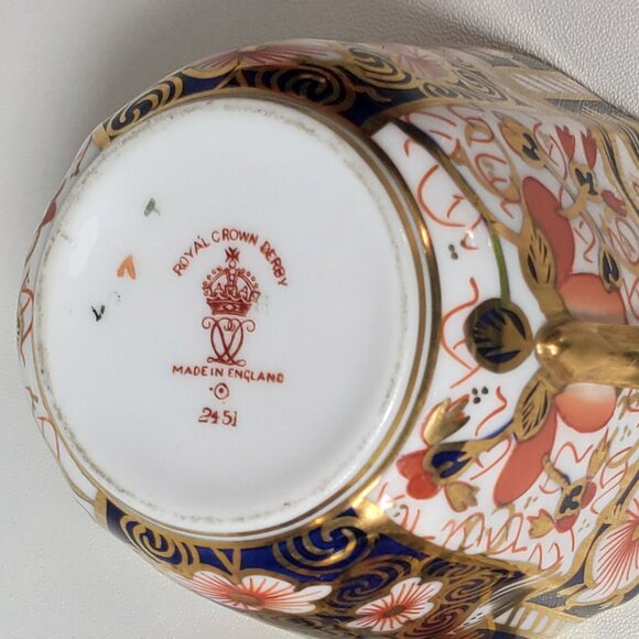 Vintage Royal Crown Derby Imari Tea Cups & Saucers-  Scalloped Rim 1927 & 1934 - Picture 14 of 16